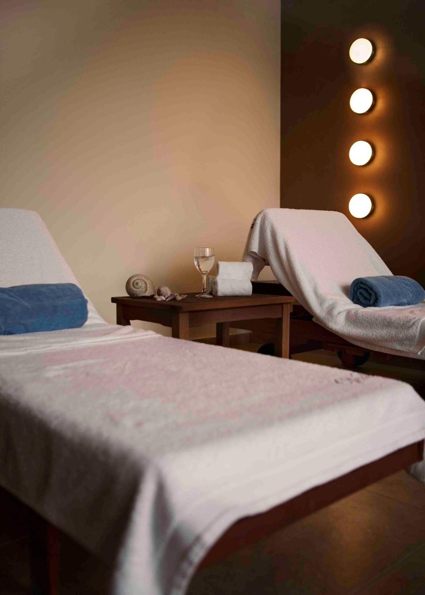 Valis Resort Hotel Volos Exterior photo Massage beds